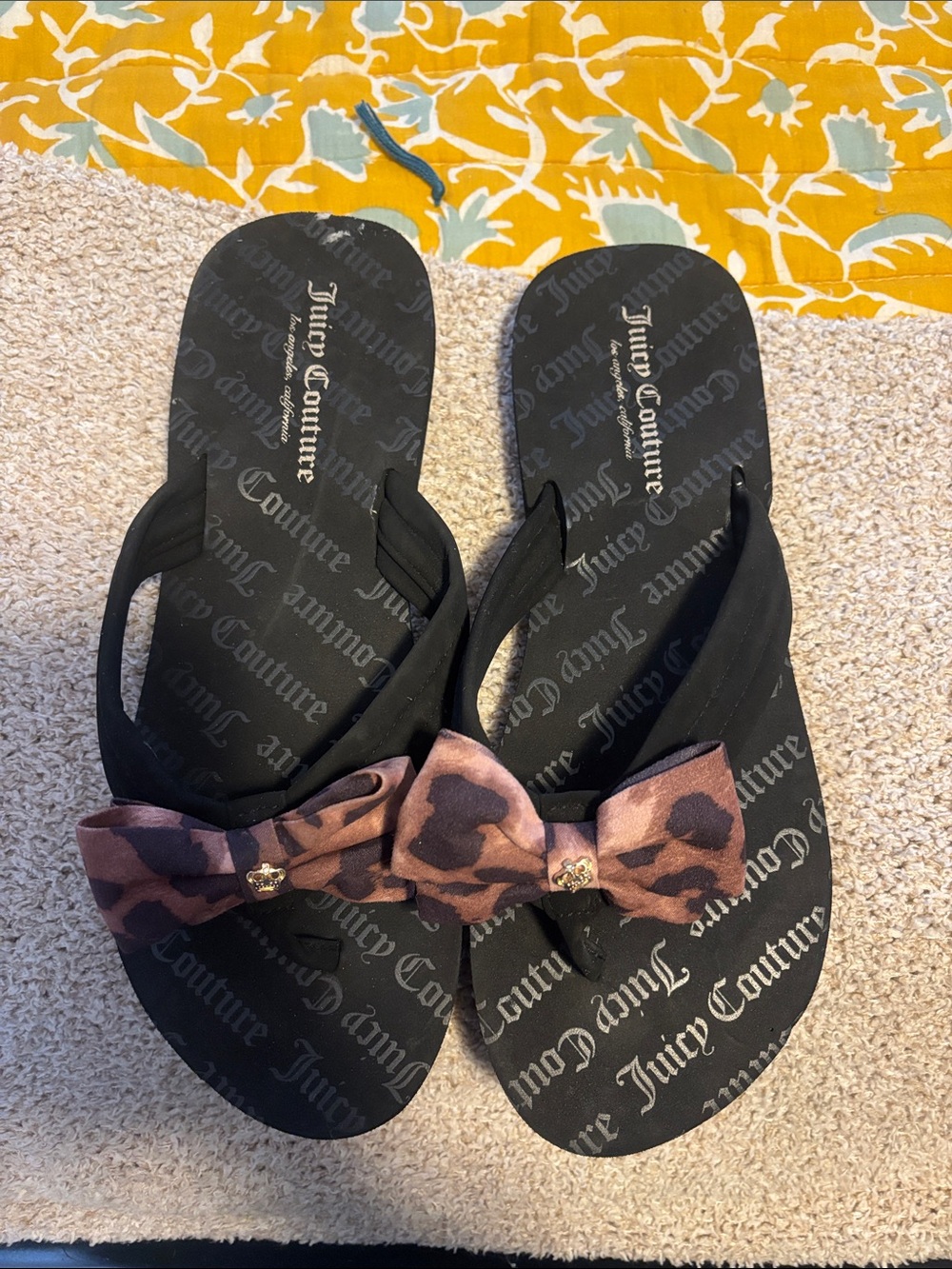 Juicy Couture Leopard Bow Flip Flops Sandals